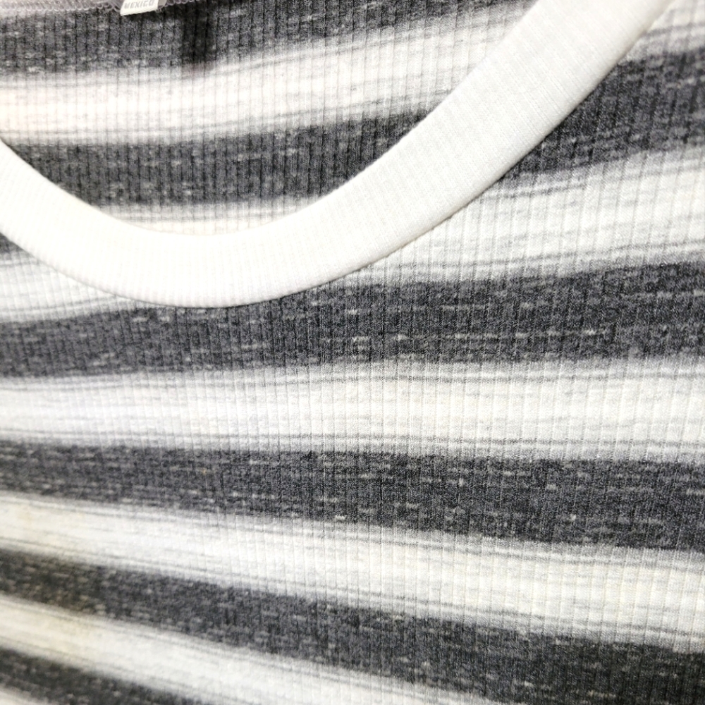 Charlotte Russe - Bodycon, Over-Sized T-Shirt Styled Mini Dress / Size Small - Picture 6 of 8